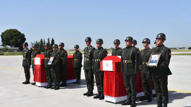 Şehit pilotlar için İzmir'de de askeri tören