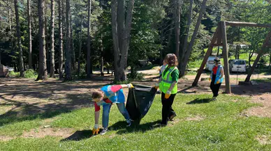 Kafkasör Yaylası'nda Çevre Temizliği ve Bilinçlendirme Etkinliği: Artvin Belediyesi Öncülük Etti