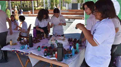 Çevre gününde çocukların atık malzemelerden yaptıkları projeler sergilendi 