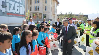 Mobil Trafik Eğitim TIR'ında öğrencilere eğitim verildi 