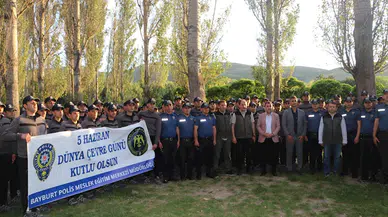 Bayburt'ta polis adayları çevre temizliği yaptı