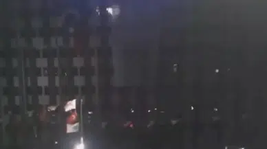 Güvenlik görevlisi ile tartışıp, belediye binasına ateş açtı