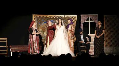 Samsun'da öğretmenler tiyatro oyunu sahneledi