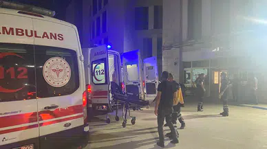 Kontrolden çıkan kamyonet, karşı yönden gelen tankerle çarpıştı: 1 ölü, 8 yaralı