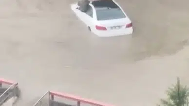 Ankara'da sağanak; yollar göle döndü, iş yerlerini su bastı (2)