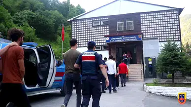 Rize ve Artvin'de uyuşturucu baskını; 14 şüpheli yakalandı