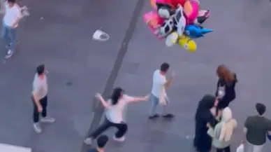 İstanbul- Sultanbeyli'de kadınların kavgasına yakınları da karıştı; tekmeler yumruklar havada uçuştu