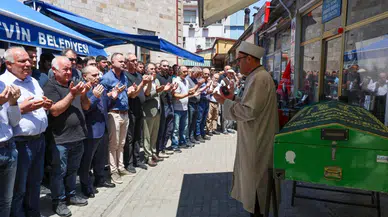 Vali Cengiz Ünsal, Gezi Teknesi Faciasında Hayatını Kaybeden Mete Okumuş'un Cenazesine Katıldı