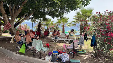 Bodrum'da sıcaklık 40 dereceye çıktı; parklar ve sahiller doldu