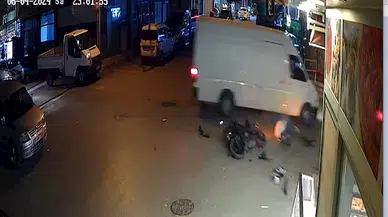 Minibüse çarpan motosikletin sürücüsü yaşam mücadelesini kaybetti