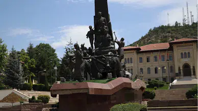 İstiklale giden yolun 95 kilometrelik kısmında 750 kişi 4 gün boyunca yürüyecek