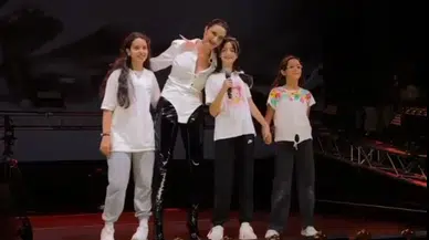 Sıla, Hatay’da 30 bin kişiye moral konseri verdi 