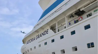 "Astoria Grande" kruvaziyeri bu yıl 10'uncu kez Trabzon Limanı'na geldi