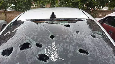 Kayseri'de şiddetli rüzgar ve sağanak; çatılar uçtu, yollar göle döndü (2)