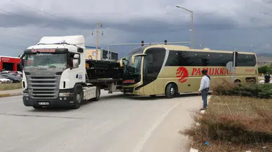 TIR ile otobüs çarpıştı