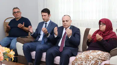 Şehidin Annesine Vali Ünsal'dan Vefa Ziyareti: "Şehitlerimizin Hatıralarını Yaşatmak Boynumuzun Borcu"