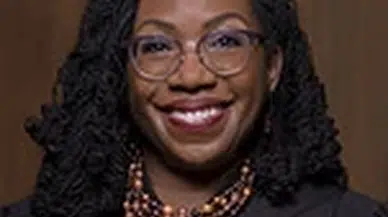 ABD’nin en yüksek mahkemesinin yargıçları, yıllık gelir ve aldıkları hediyeleri açıkladı 