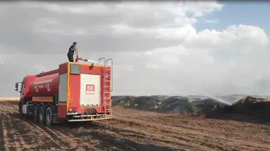 Mardin'de 70 ton saman balyası yandı