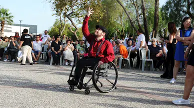 Karşıyaka'nın engel tanımayan gençlerinden renkli gösteriler
