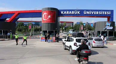 YKS için yanlış okula gelen ve kimliğini unutan öğrencilerin yardımına polis yetişti