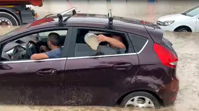 Ankara'yı yine sağanak vurdu; yollar göle döndü