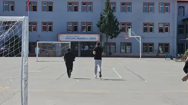 Cezaevinden tahliye olup sınav yeri değişince geç kaldı, içeri alınmadı