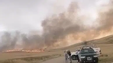 Diyarbakır’da yıldırım düşen buğday tarlasında 137 dönüm yandı