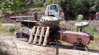 Annesiyle kiraz toplamaya giderken devrilen traktörün altında kaldı