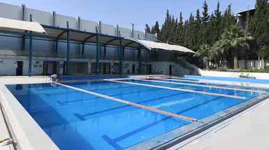 Bornova'da açık havuz yaza hazır