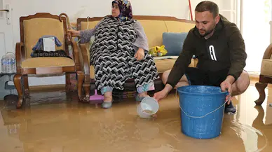 Ankara'da selden etkilenen evlerde temizlik çalışması