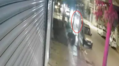 Motosiklet sürücüsünün ağır yaralandığı kaza kamerada 