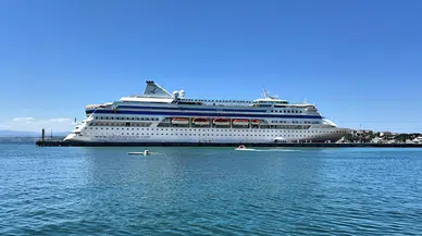 Panama bandıralı kruvaziyer "Astoria Grande" 823 yolcusuyla Sinop'a geldi 