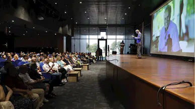 Samsun Kültür Yolu Festivali'nde sinemanın usta ismi Ediz Hun sevenleriyle buluştu