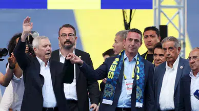 Aziz Yıldırım: İnşallah Ali Koç ve arkadaşları, bu sene Fenerbahçe’yi şampiyon yapar (FOTO EKLENDİ)