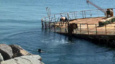 İstanbul - Maltepe'de batan gemiler çocukların oyun alanı oldu