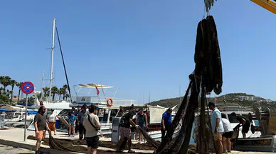 Muğla'da 14 yıldır deniz dibindeki hayalet ağ çıkartıldı