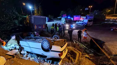 Karabük'te şarampole devrilen otomobildeki 2 kişi yaralandı