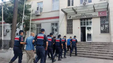 Edirne’de aranması olan 4 şüpheli sınırda yakalandı 