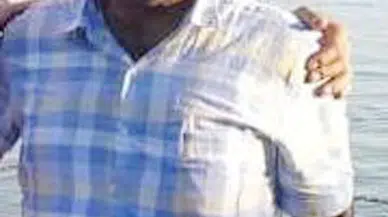 Ahırda dana tepti, hayatını kaybetti