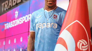 Trabzonspor, yeni transfer Nwakaeme için imza töreni düzenledi