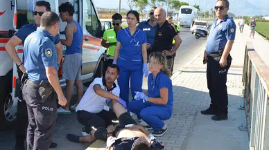 Serik'te motosiklet devrildi: 2 yaralı