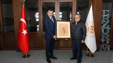 Vali Mustafa Çiftçi’ye “Nuh’un Gemisi ve Kuşlar” Eseri Hediye Edildi