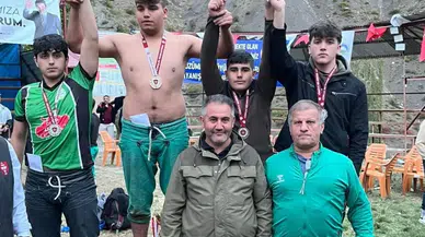 Artvinli Güreşçiler Erzurum’da Madalyaları Topladı
