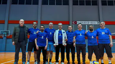Beşikdüzü'nde Öğretmenler Günü Voleybol Turnuvası Heyecanı Sürüyor