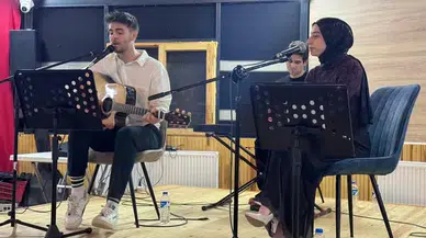 Oltu Belediyesi'nden gençlere ücretsiz akustik konserle unutulmaz müzik gecesi
