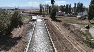 Bayburt'ta Oruçbeyli Köyü'nde taşkın riskleri azaltmak için inşaat çalışmaları sürüyor