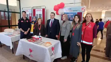 Trabzon İl Sağlık Müdürlüğü Kariyer Fuarında Öğrencilerle Buluştu