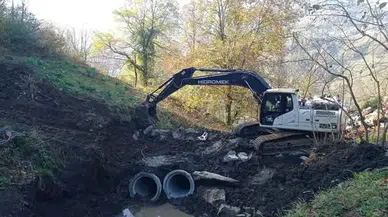 Şalpazarı Belediyesi, Turalıuşağı Mahallesi’nde Yol ve Altyapı Çalışmalarını Sürdürüyor