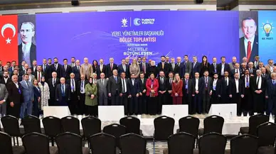 Vakfıkebir Belediye Başkanı Fuat Koçal, AK Parti Yerel Yönetimler Bölge Toplantısı’na Katıldı