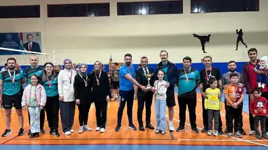 Borçka’da 24 Kasım Öğretmenler Günü Voleybol Turnuvası Sona Erdi